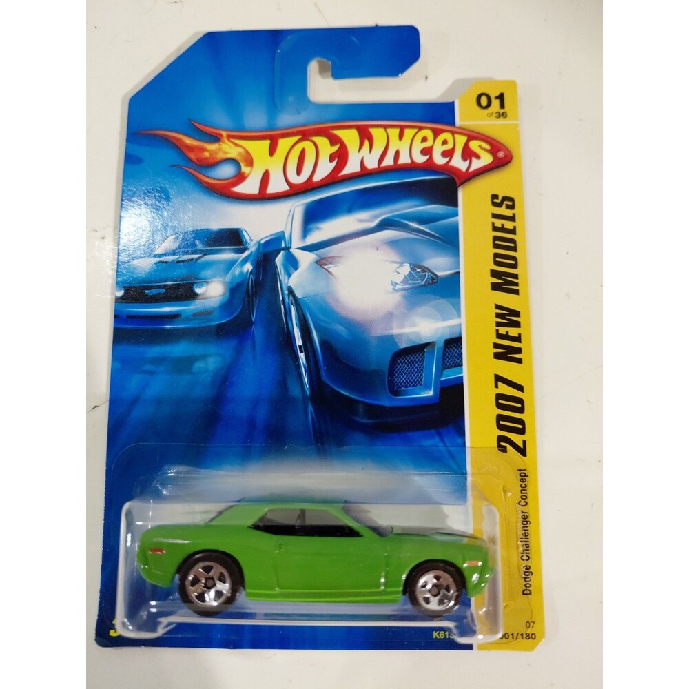 NIP Hot Wheels 2007 New Model 1:64 DieCast Dodge Challenger Concept Muscle Car B